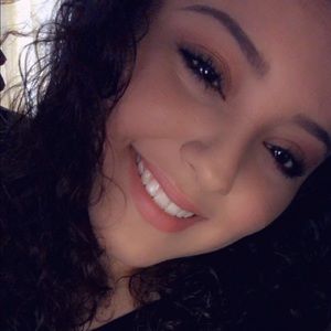 Meet your Posher, Vanessa